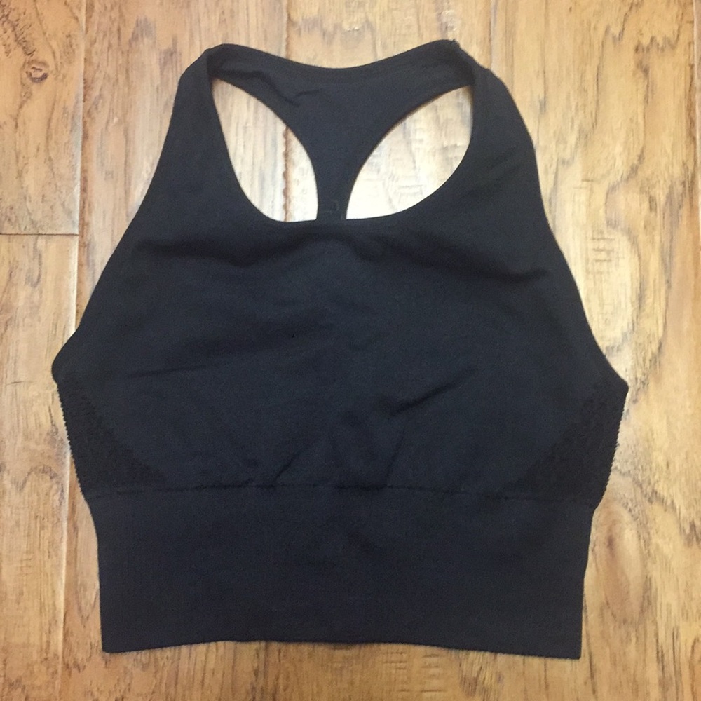 Cropped sports bra Size M black